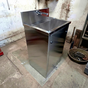 Fregadero Comercial de Acero Inoxidable con Gabinete, Fregadero Único con Grifo Montado para Preparación en la Cocina - Product Image 1