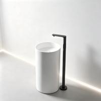Lavabo sur pied en pierre artificielle blanche mate de design moderne et luxueux, lavabo en surface solide, lavabo autoportant pour hôtel
