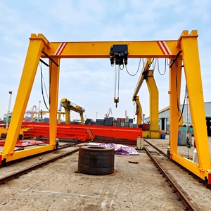 Grue portique à poutre simple de 10 à 35 tonnes avec télécommande pour la manutention de matériaux lourds - Product Image 1