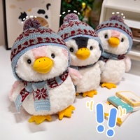 Peluche pingouin mignon pour l'hiver, peluche pingouin douce et moelleuse avec bonnet et écharpe en tricot pour enfants, décoration de Noël pour la maison, cadeau de fête
