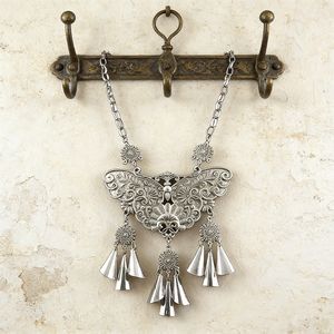 Collar de mariposa grande de plata Miao con diseño calado, estilo étnico <span class=keywords><strong>Hmong</strong></span>, con borlas y conos, joyería bohemia vintage para festivales - Product Image 3