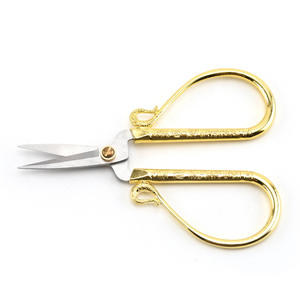 กรรไกรเมฆมงคลสีทอง ขนาด 4.8 นิ้ว ขนาดเล็ก สำหรับใช้ในบ้าน สำนักงาน เครื่องมือตัดงานฝีมือ - Product Image 1
