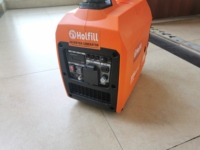 Zuverlässiger Benzin-Inverter-Generator mit 1200W Startleistung für Camping, Notstromversorgung zu Hause, Reisen und Outdoor-Einsatz.