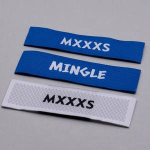 Etiqueta de tela tejida con brocado de alta densidad personalizable Etiqueta de ropa lateral de cuello elegante de doble cara para prendas de alta gama - Product Image 3