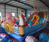 Château gonflable géant sur le thème des pirates et des requins, avec toboggan, aire de jeux gonflable commerciale pour parc d'attractions