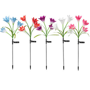 ไฟ LED พลังงานแสงอาทิตย์รูปดอกลิลลี่ 4 หัว สำหรับตกแต่งสนามหญ้า สวนหย่อม ใช้กลางแจ้ง วัสดุยาง - Product Image 4