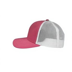หมวกแก๊ปทรง Trucker 6 แผง ปรับโลโก้ได้ ระบายอากาศดี สวมใส่สบาย เหมาะสำหรับกิจกรรมกลางแจ้ง สปอร์ต และลำลอง ผลิตในโรงงานเวียดนาม - Product Image 4