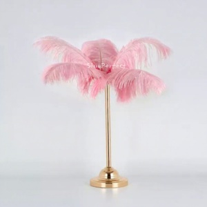 Centro de Mesa de Plumas Doradas y Rosas al por Mayor de Fábrica, Soporte de Metal para Centro de Mesa, para Bodas, Fiestas y Eventos - Product Image 1