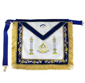 Tissu de tablier rouge de robe complète maçonnique de logo personnalisé avec les techniques brodées et l'insigne cousu de décoration perlée - Product Image 1