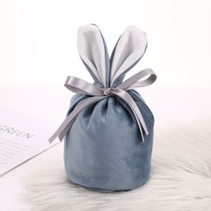 Sacs en flanelle créatifs à oreilles de lapin pour mariage, pochettes décoratives en velours avec cordon pour bonbons et bijoux - Product Image 6