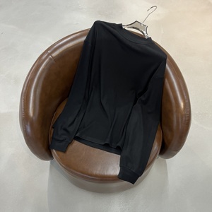 Camiseta básica de cachemira crema de alta elasticidad, suave y agradable al tacto, de corte holgado, color liso y manga larga. - Product Image 3