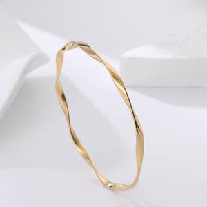 Nouvelle tendance en acier inoxydable plaqué or étanche en acier inoxydable Designer Bracelet Bijoux Accessoires Couleur or - Product Image 3
