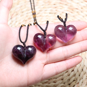 Pendentif en fluorite arc-en-ciel poli de style bohème, pierre de guérison naturelle pour la décoration intérieure et les cadeaux (vente en gros) - Product Image 1