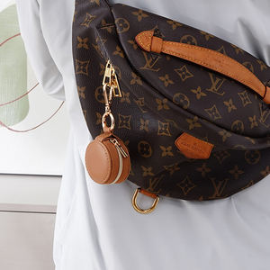 Mini boîte de rangement de voyage légère en cuir PU personnalisée pour collier et bijoux, avec fermeture éclair et pompon - Product Image 2