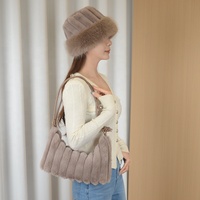 Ensemble de sacs à bandoulière en peluche pour femmes, élégant sac à main minimaliste à porter sous le bras avec chapeau assorti