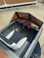 Mini Jet Boat Jetski élégant pour les amateurs de sports nautiques dans les stations balnéaires, design moderne et performances fiables