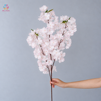 Ranting Bunga Sakura Sutra Batang Panjang dengan Daun, Bunga Sakura Buatan untuk Dekorasi Dinding Bunga Acara Pernikahan