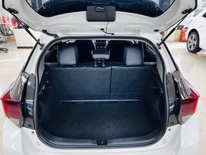 โตโยต้า <span class=keywords><strong>ยา</strong></span><span class=keywords><strong>ริ</strong></span><span class=keywords><strong>ส</strong></span> แอล-เอ็กซ์ ปี 2022 รุ่น 1.5 ลิตร ลักชัวรี่ พลัส แฮทช์แบ็ค <span class=keywords><strong>ส</strong></span>ีขาวดำ 9000 กม. <span class=keywords><strong>ส</strong></span>ีเดิมจากโรงงาน - Product Image 6