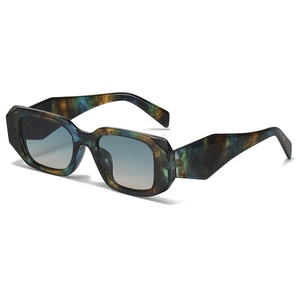 <span class=keywords><strong>2022</strong></span> plus récent concepteur femmes lunettes de soleil à la mode lunettes de soleil carrées avec Logo personnalisé cadres colorés bleu noir blanc-vente en gros - Product Image 4