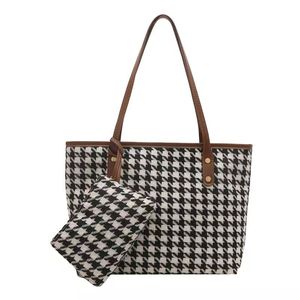 Sac fourre-tout tendance pour femme en polyester, moyen, avec fermeture éclair, grande capacité, portable, printemps-été, élégant, simplicité urbaine, usage quotidien - Product Image 2