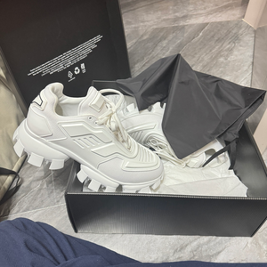 รองเท้าผ้าใบดีไซน์เนอร์ทรง Chunky รุ่น Cloudbust Thunder คุณภาพสูงสำหรับผู้ชาย สไตล์เดินเล่น รองรับการขายแบบ Dropshipping - Product Image 4