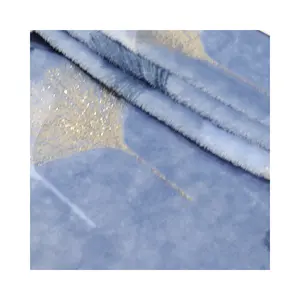 China Fabrikant Bronzing Goud Bladeren Patroon Hot Stamping Folie Bedrukt Massief 100% Polyester Flanel Stof