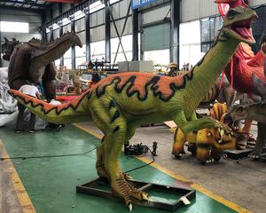 หุ่นจำลองไดโนเสาร์ออร์นิธอมิมัสแบบเคลื่อนไหวได้เหมือนจริง ควบคุมด้วยรีโมทคอนโทรล มีจำหน่าย - Product Image 1