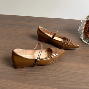 French Style Petite Heeled Mary Jane Pumps with Hidden Heel 2026 Summer New Rhinestone <b>Pointed</b> <b>Toe</b> Shoes for Women - Product Image 4