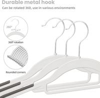 Perchas de Plástico Resistentes, Paquete de 24, Diseño Antideslizante, Gancho Giratorio de 360°, Multifuncionales para Armario, Dormitorio, Pantalones, Abrigos