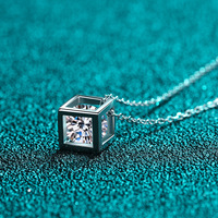 Collier en argent sterling 925 avec pendentif cube carré en moissanite 1 carat VVS couleur D certifié GRA, chaîne de clavicule, bijoux pour femmes, cadeau