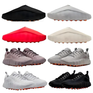 Chaussons à lacets Designer MIND 001 pour hommes et femmes - Printemps/Été, couleur cendre clair, cadre chromé rouge, massage extérieur, confort, antidérapants - Product Image 1