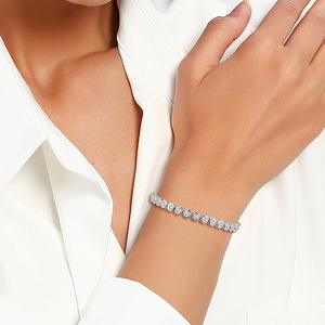 Venta al por mayor de fábrica Toderi Pulsera de tenis unisex con bisel chapado en oro de 14k, moissanita de corte brillante VVS1 color D, joyería GRA - Product Image 4