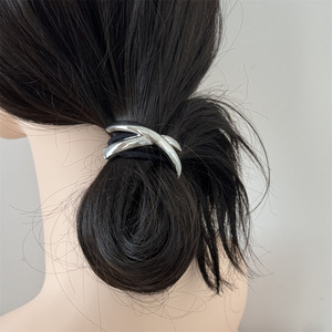 Nouveau été coiffes filles Durable <span class=keywords><strong>élastique</strong></span> bandeau <span class=keywords><strong>de</strong></span> cheveux <span class=keywords><strong>avec</strong></span> breloque en métal Simple <span class=keywords><strong>élastique</strong></span> pour <span class=keywords><strong>queue</strong></span> <span class=keywords><strong>de</strong></span> <span class=keywords><strong>cheval</strong></span> <span class=keywords><strong>élastique</strong></span> personnalisé corde à cheveux - Product Image 3