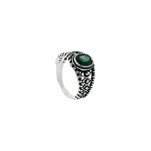 Anillo de Boda Unisex Hecho a Mano con Ónix Verde Redondo de 5mm en Engaste de Plata Oxidada para Ceremonias Religiosas - Product Image 2