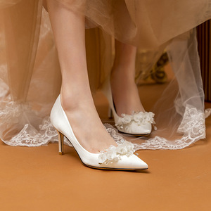 Escarpins pour femmes chaussures couleur unie chaussures de mariage Banquet nouvelle décoration de strass haut de gamme à la mode pointue talons hauts creux - Product Image 5