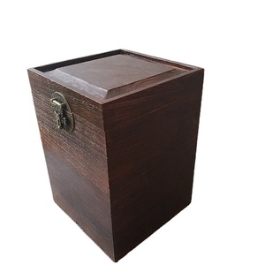 Boîte de rangement carrée en bois de noyer noir, hauteur 30 cm, avec fermeture à loquet, boîte à bijoux à couvercle rabattable pour l'affichage de thé ou d'ornements - Product Image 5