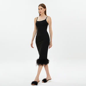 2024 OEM donna senza maniche da donna abito MIDI con finiture in piuma in Crepe senza spalline con spacco posteriore abiti bordati di piume da donna rosa Bustier <span class=keywords><strong>Dre</strong></span> - Product Image 3