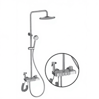 Ensemble de douche à effet pluie en aluminium poli argenté avec barre coulissante, mitigeur monocommande finition chromée et cartouche céramique pour hôtels, appartements et villas