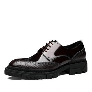 Zapatos de vestir y Oxford de cuero para hombre, casuales y de negocios, con parte superior de cuero charol grabado, impermeables y resistentes al desgaste. - Product Image 6
