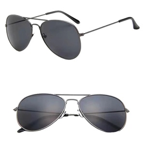 Lunettes de soleil à monture dorée directe d'usine UV400 lunettes décoratives d'attribut optique avec protection UV pour adultes enfants modèle 3026 - Product Image 2