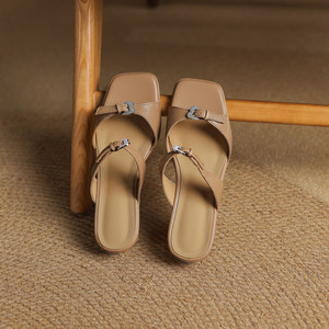 Sandales plates en cuir pour femmes, style nouveau, bout carré, plateforme simple, tendance et polyvalentes, faciles à enfiler. - Product Image 2