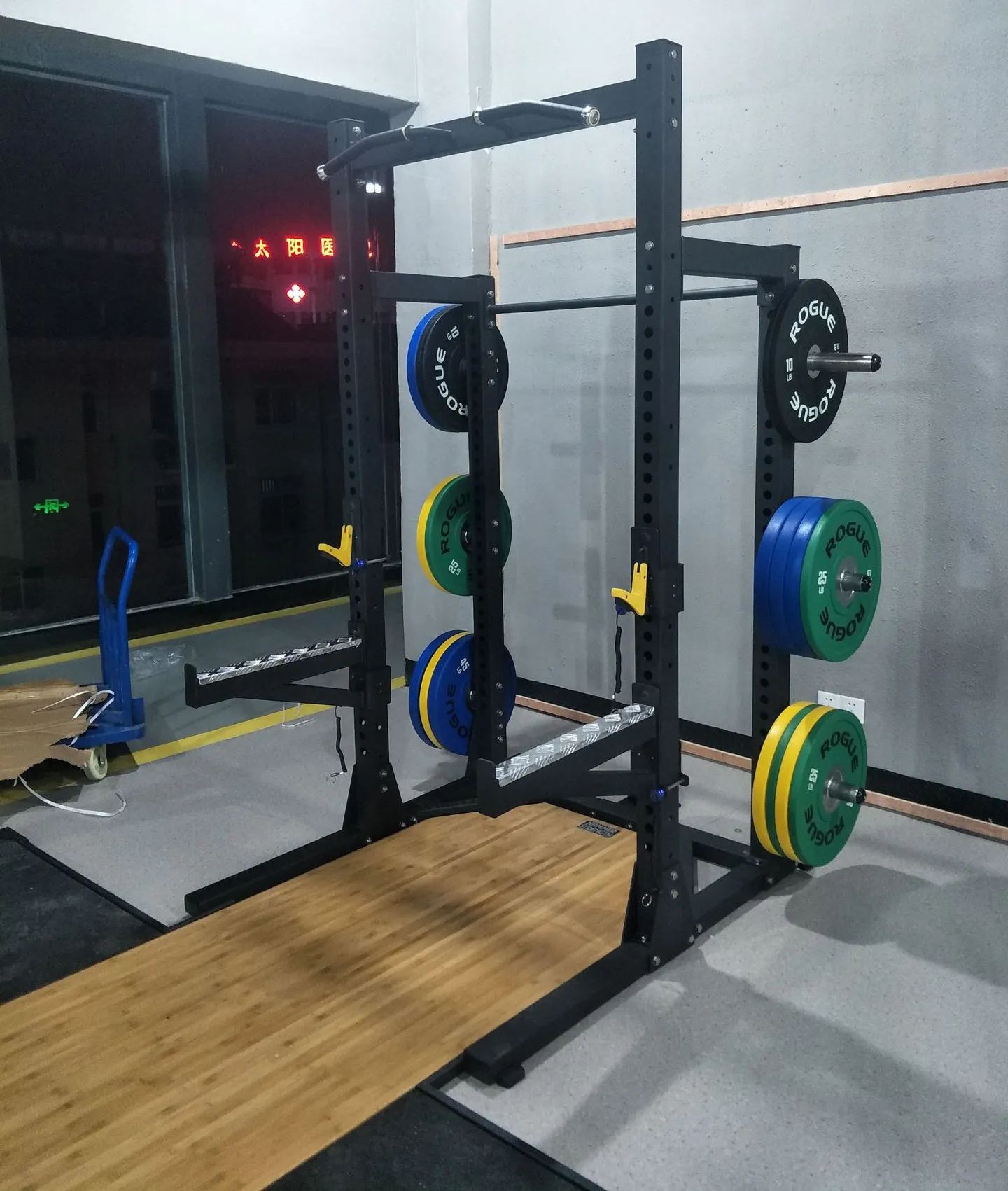 Rak Power Cage Gym, Peralatan Power Rak