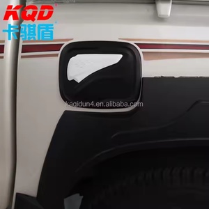Nouvelle conception d'accessoires de voiture, couvercle de réservoir d'essence ABS pour Toyota HILUX REVO 2020 - Product Image 4