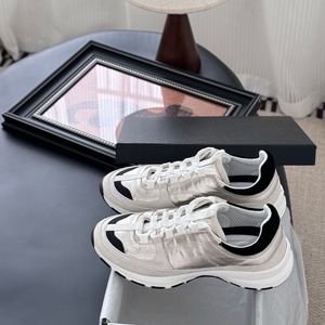 รองเท้าวิ่งหนังสีเงินสำหรับผู้หญิงระดับไฮเอนด์ รองเท้าผ้าใบผู้ชายแบบผูกเชือกแฟชั่นทันสมัย รองเท้าวิ่งทรง Chunky ระบายอากาศได้ดี - Product Image 6