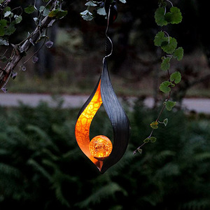 Lámpara Solar Colgante con Forma de Llama, Luz LED para Jardín Exterior con Diseño de Vidrio Agrietado - Product Image 1