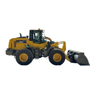 Le Japon a utilisé des chargeurs sur pneus de KOMATSU WA200-8 des excavatrices sur chenilles pour des travaux de construction - Product Image 1