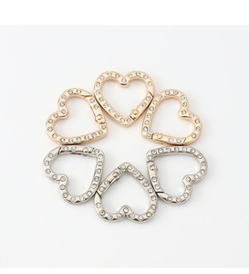 Portachiavi a Forma di Cuore con Moschettone a Molla, <span class=keywords><strong>Regalo</strong></span> di <span class=keywords><strong>San</strong></span> <span class=keywords><strong>Valentino</strong></span> <span class=keywords><strong>per</strong></span> <span class=keywords><strong>Lei</strong></span>, Anelli Portachiavi Fai-da-Te <span class=keywords><strong>per</strong></span> Chiavi, Zaini, Etichette Bagaglio, Accessori e Ciondoli all'Ingrosso - Product Image 1