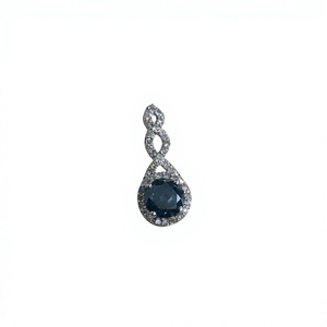 จี้เพชรทรงโซลิแทร์ Jewelspaark น้ำหนัก 0.95 กะรัต เพชรสีขาวและสีน้ำเงินสร้างในห้องปฏิบัติการ เงินแท้ 925 ชุบโรเดียม สร้อยคอแฟชั่น - Product Image 1