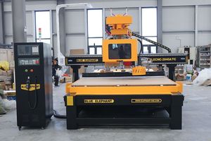 Machine de fraisage CNC ATC multifonctionnelle pour la fabrication d'armoires et de portes, travail du bois haute précision 3 axes avec table à vide - Product Image 5