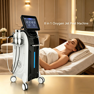 Appareil de nettoyage en profondeur 8 en 1 approuvé CE, machine à jet d'eau et d'oxygène pour le resserrement de la peau, pour salon de beauté - Product Image 1